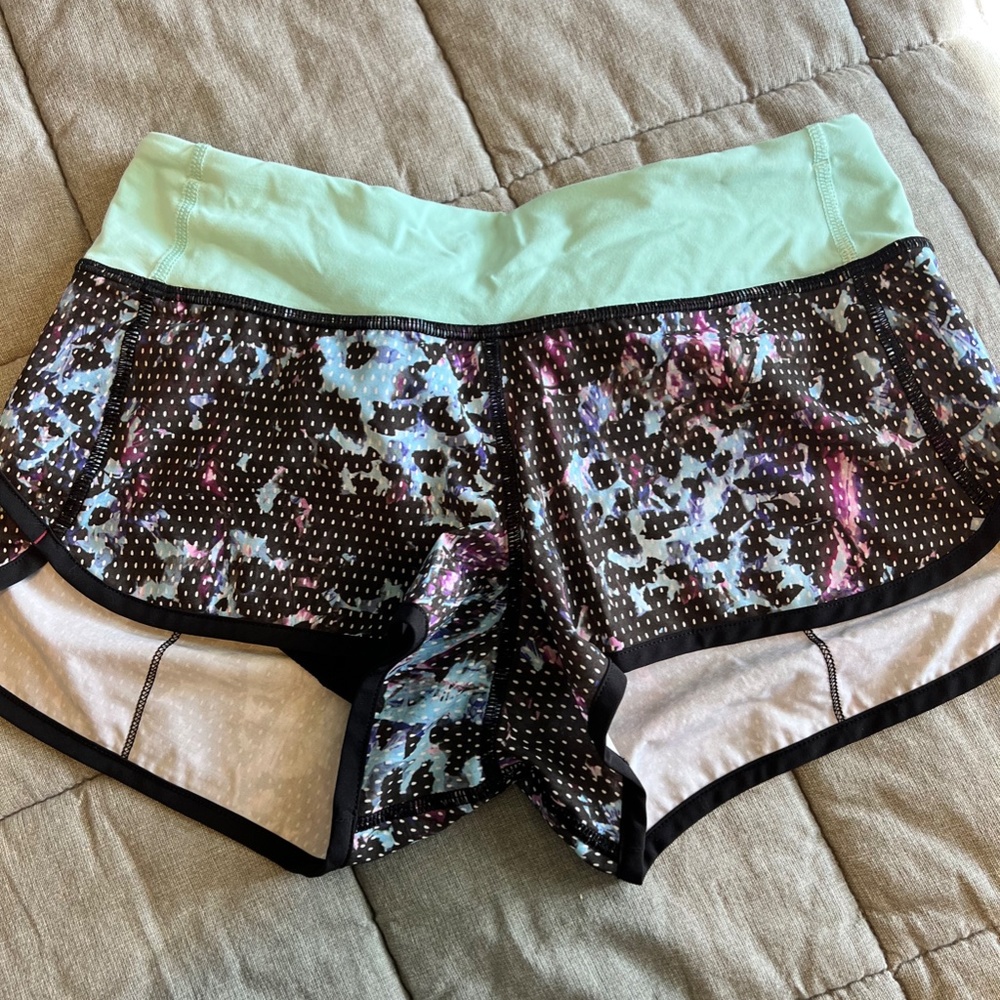 Lululemon Hotty Hot Low Rise Shorts
